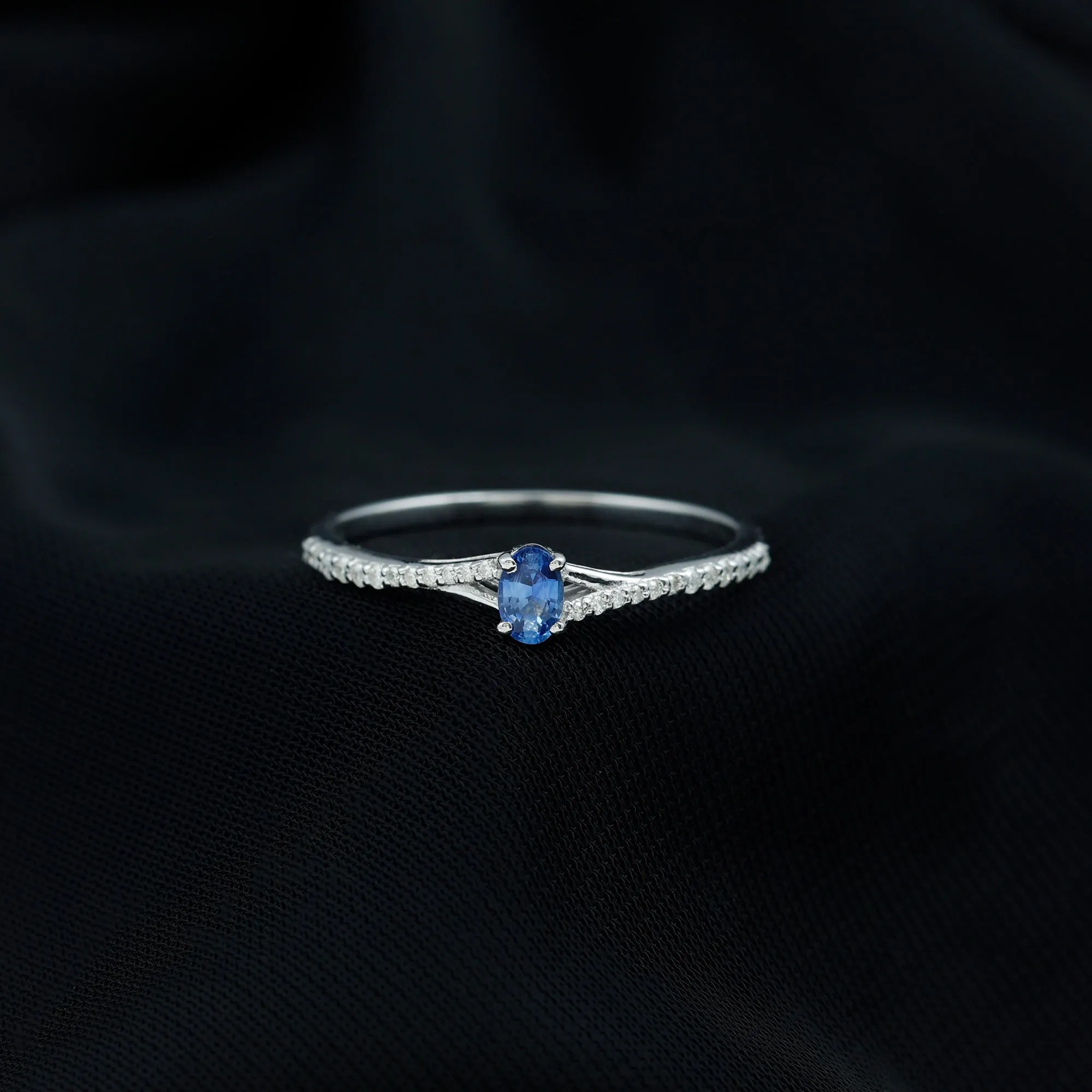 1/2 CT Simple Solitaire Blue Sapphire Engagement Ring with Diamond