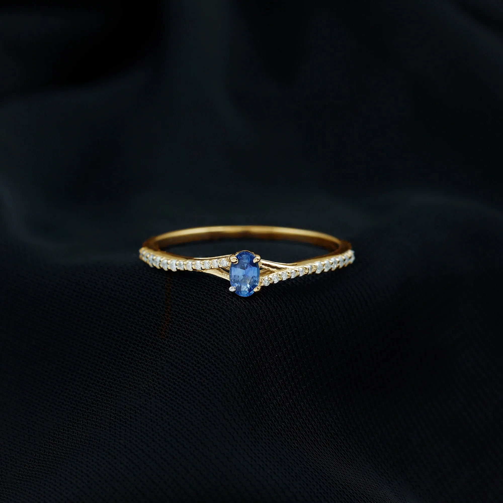 1/2 CT Simple Solitaire Blue Sapphire Engagement Ring with Diamond