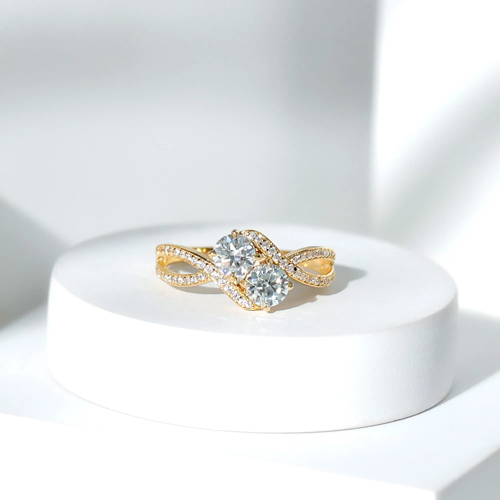 1.25 CT Moi et Toi Round Moissanite Bypass Two Stone Engagement Ring