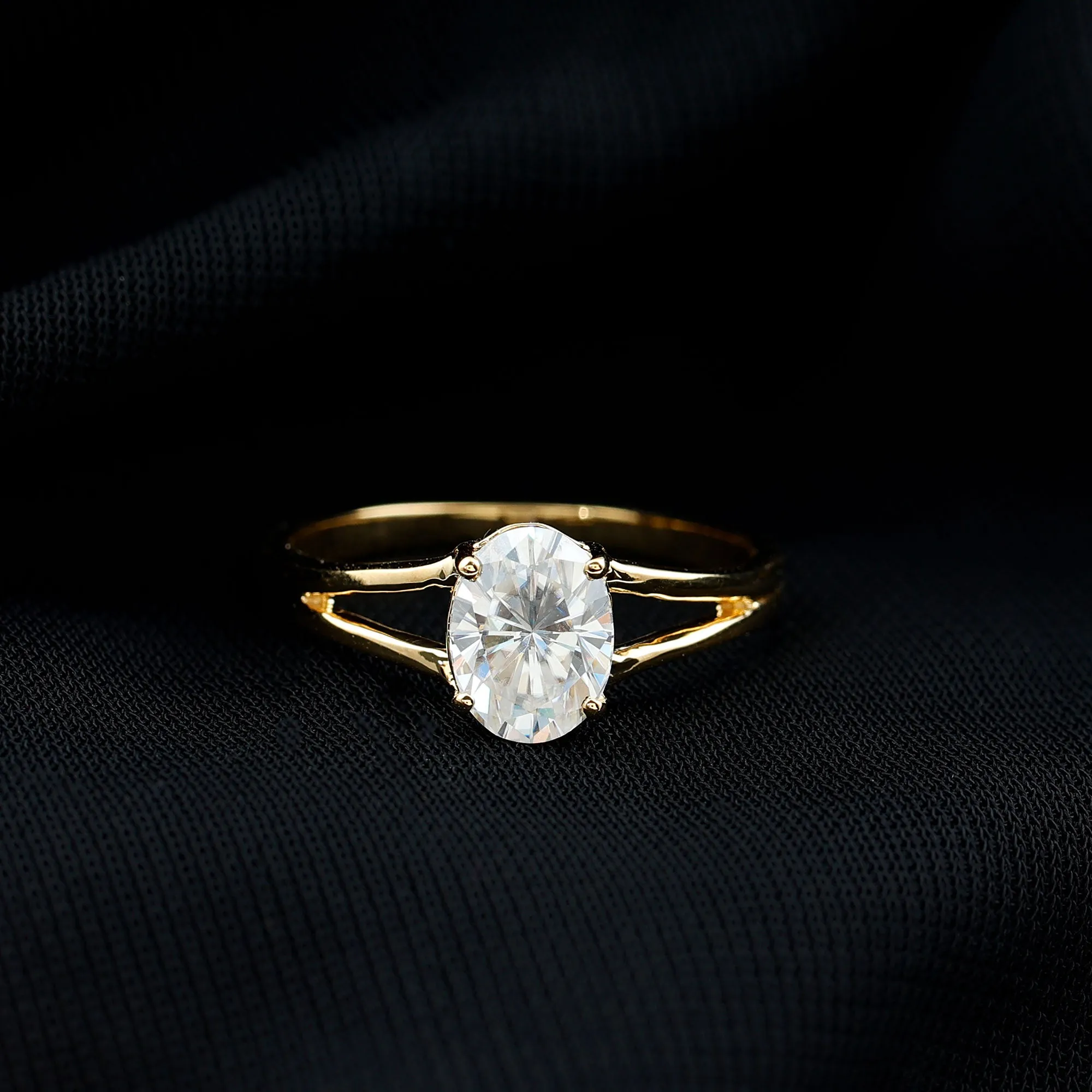 1.25 CT Oval Moissanite Solitaire Engagement Ring