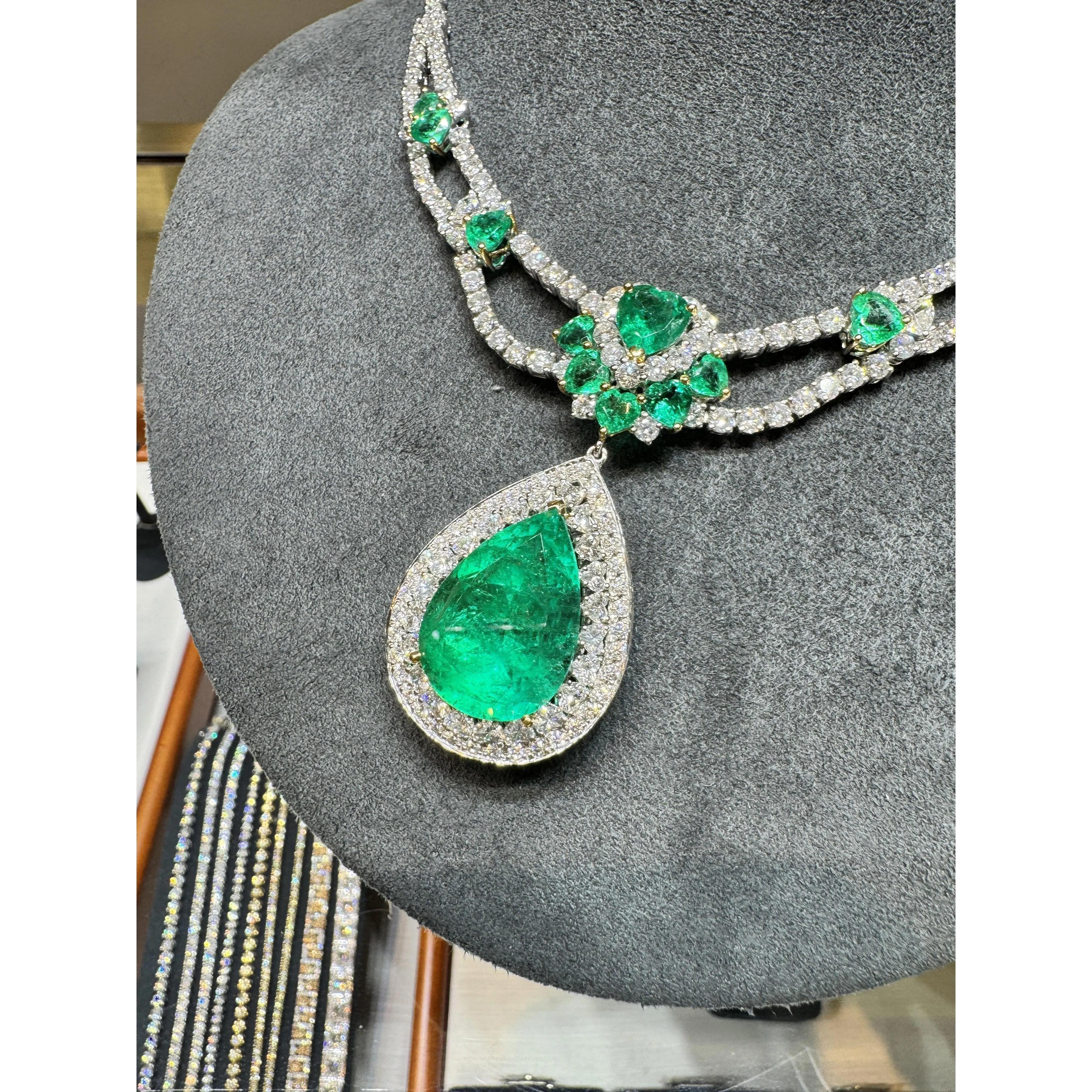 45.58 Carat TW Colombian Emerald & Diamond Chandelier Drop Necklace