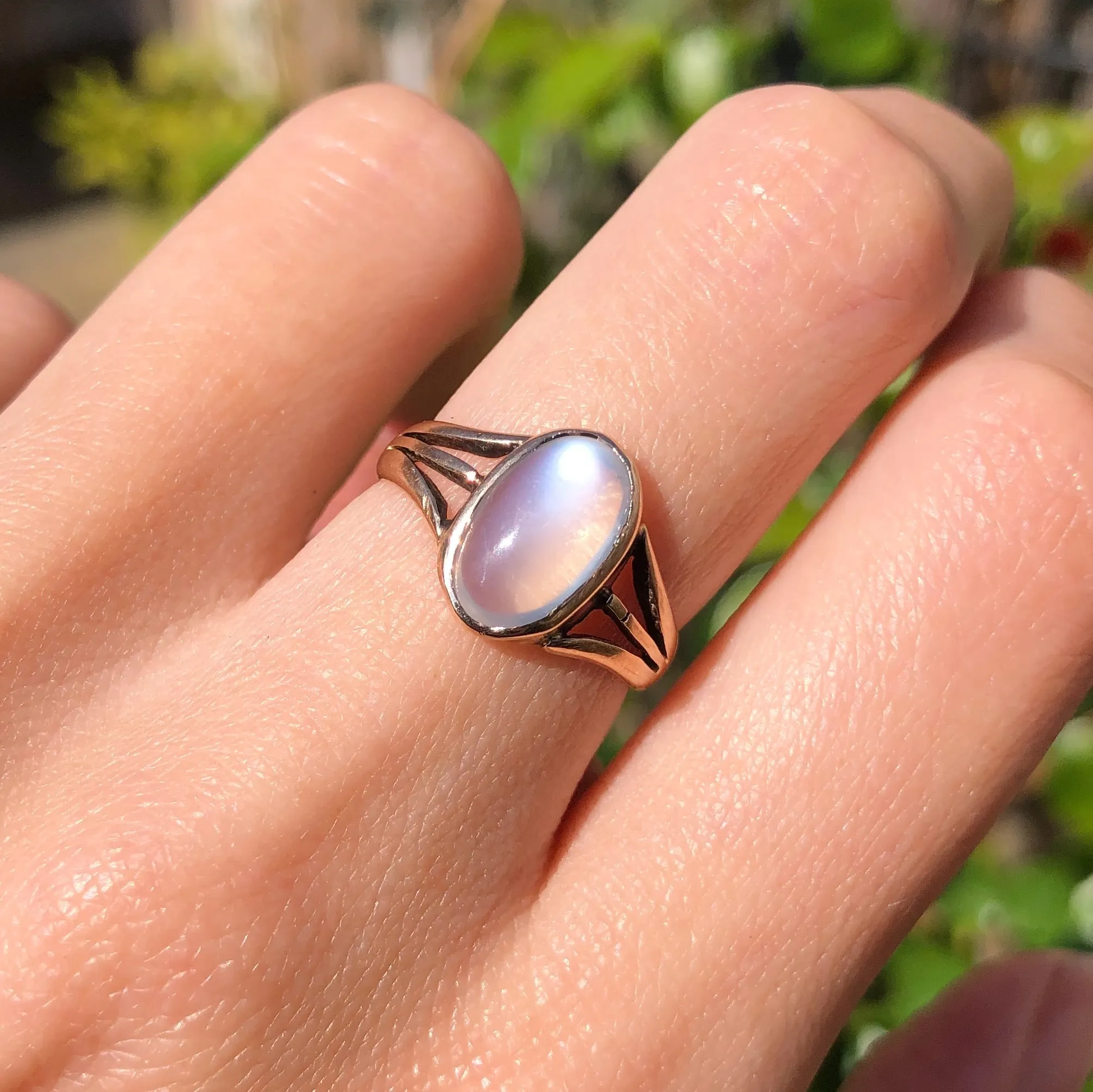 Antique Edwardian Gold Moonstone Solitaire Ring
