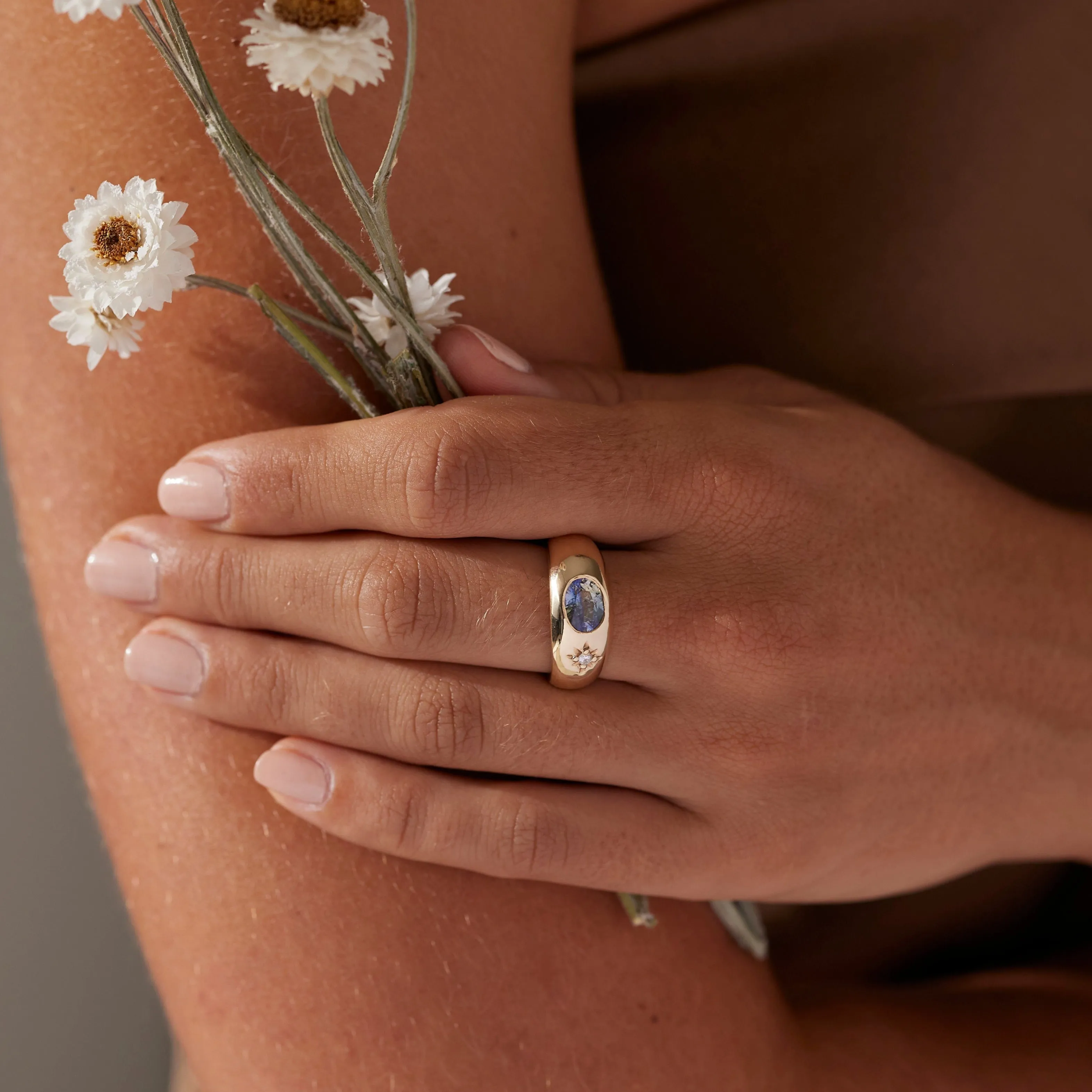Aster 14K Yellow Gold Gypsy Band