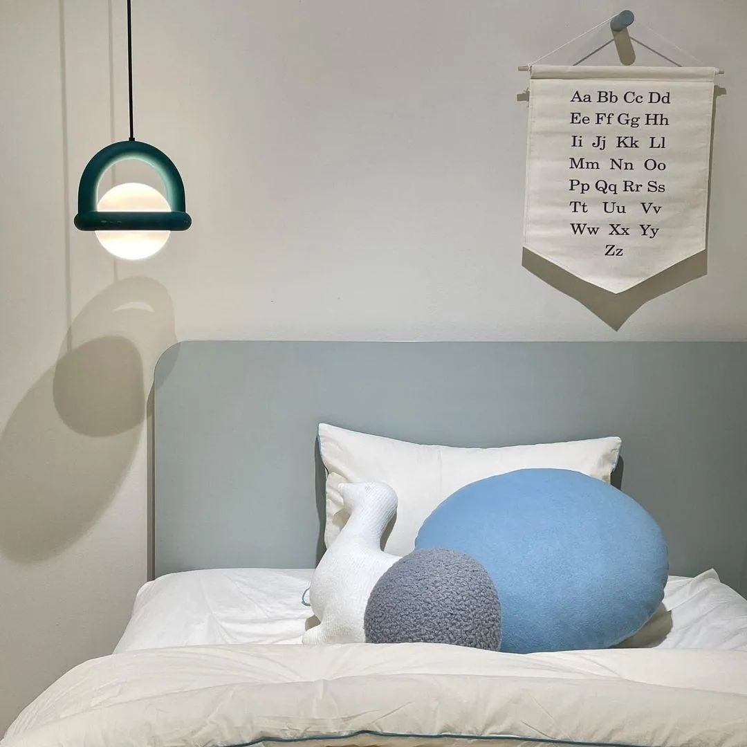 Balloon Pendant Lamp 9″