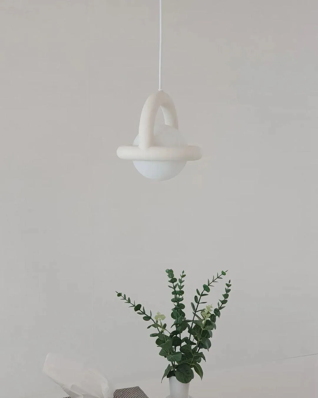 Balloon Pendant Lamp 9″