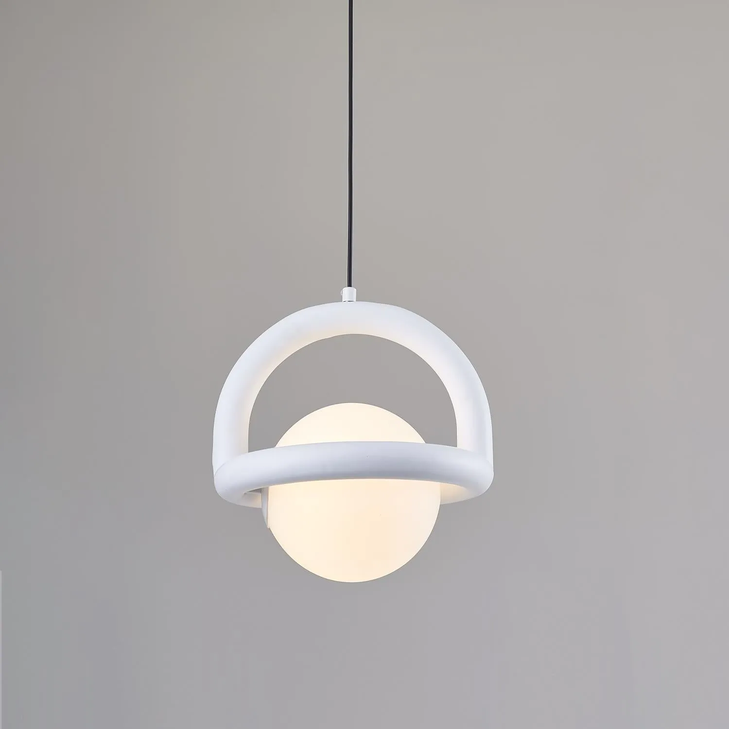 Balloon Pendant Lamp 9″