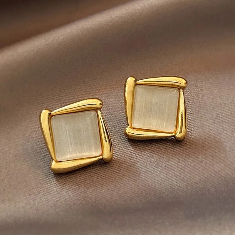 Exquisite Trend Rhinestone Flower Leaves Stud Earrings