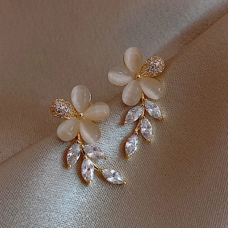 Exquisite Trend Rhinestone Flower Leaves Stud Earrings