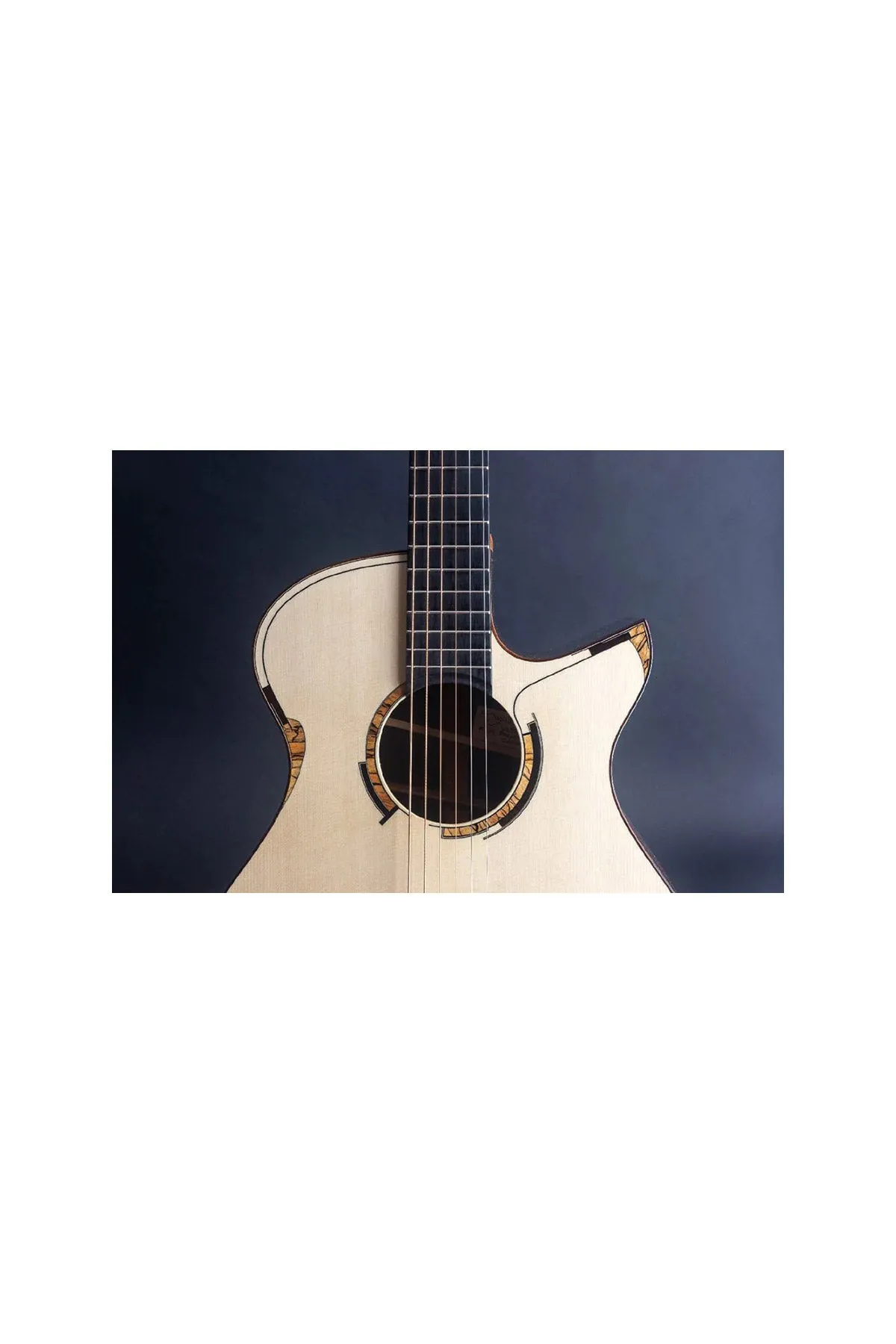 GUITAR: THE SHAPE OF SOUND (100 Iconic Designs)