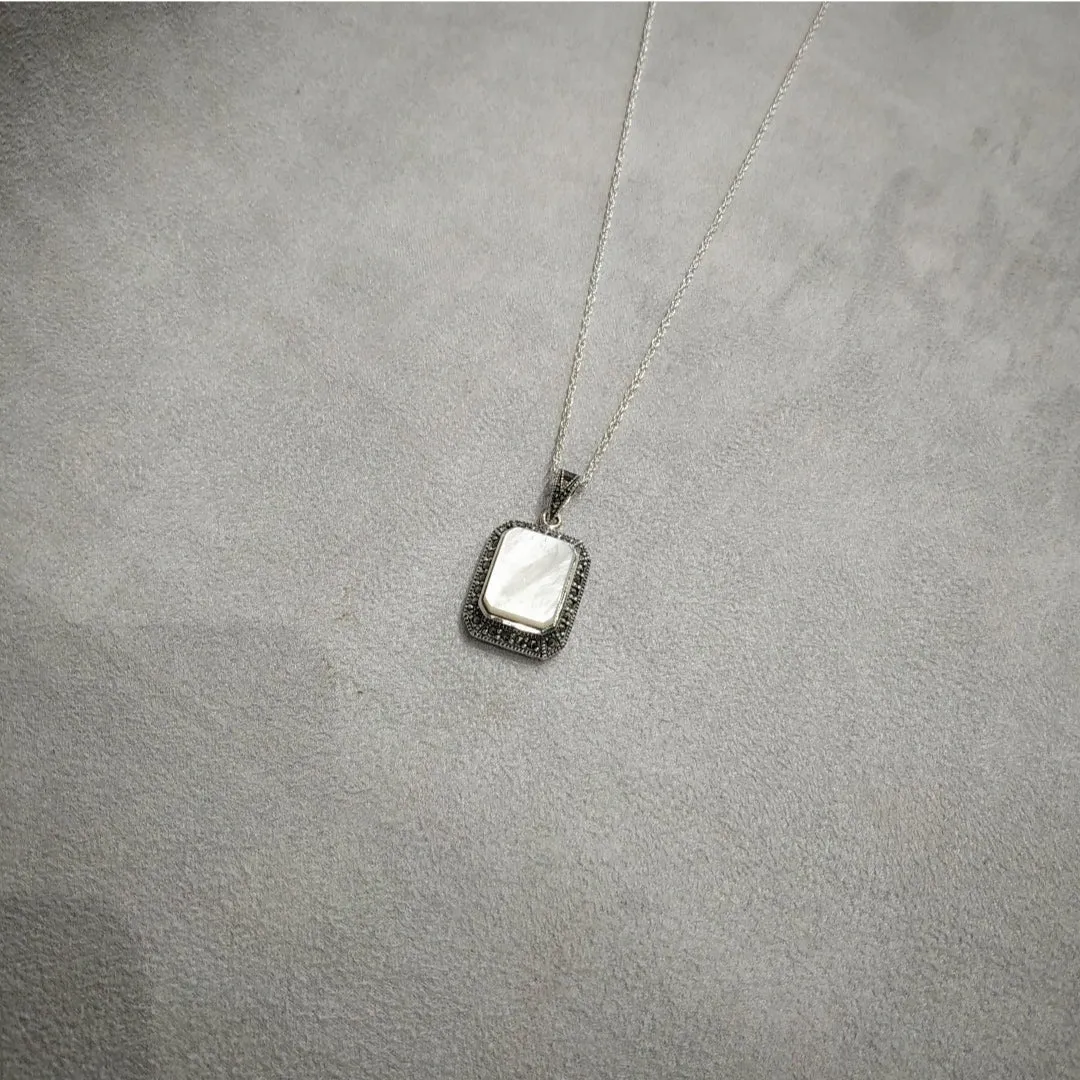 Mother of Pearl Bridal Queen Solitaire Pendant Necklace Silver Marcasite