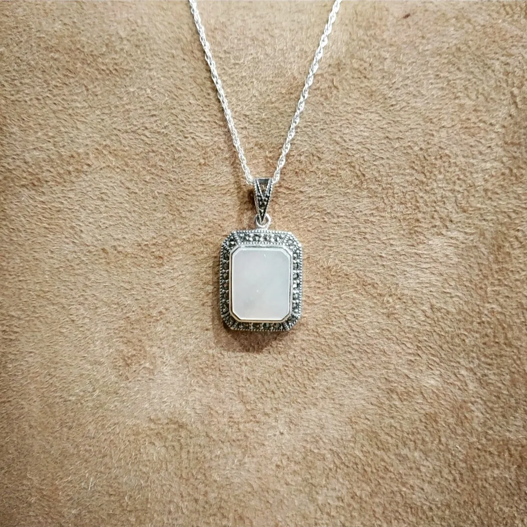 Mother of Pearl Bridal Queen Solitaire Pendant Necklace Silver Marcasite