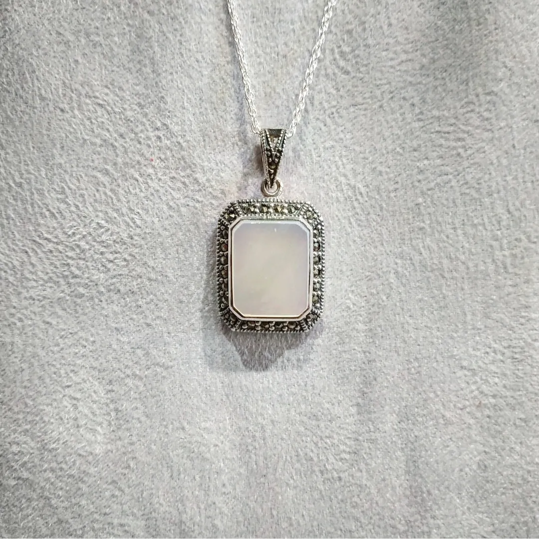 Mother of Pearl Bridal Queen Solitaire Pendant Necklace Silver Marcasite