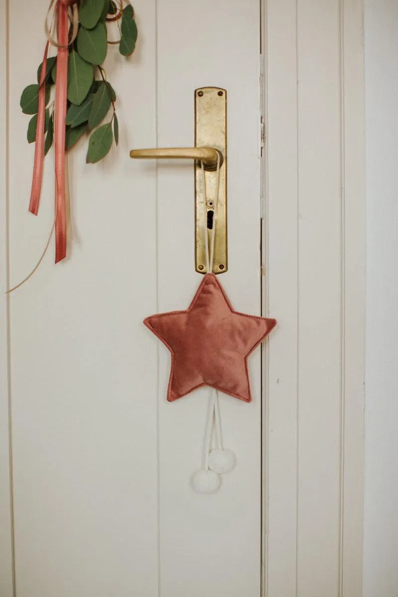 Velvet Star Pendant Pink old rose | Little star pendant with pompoms