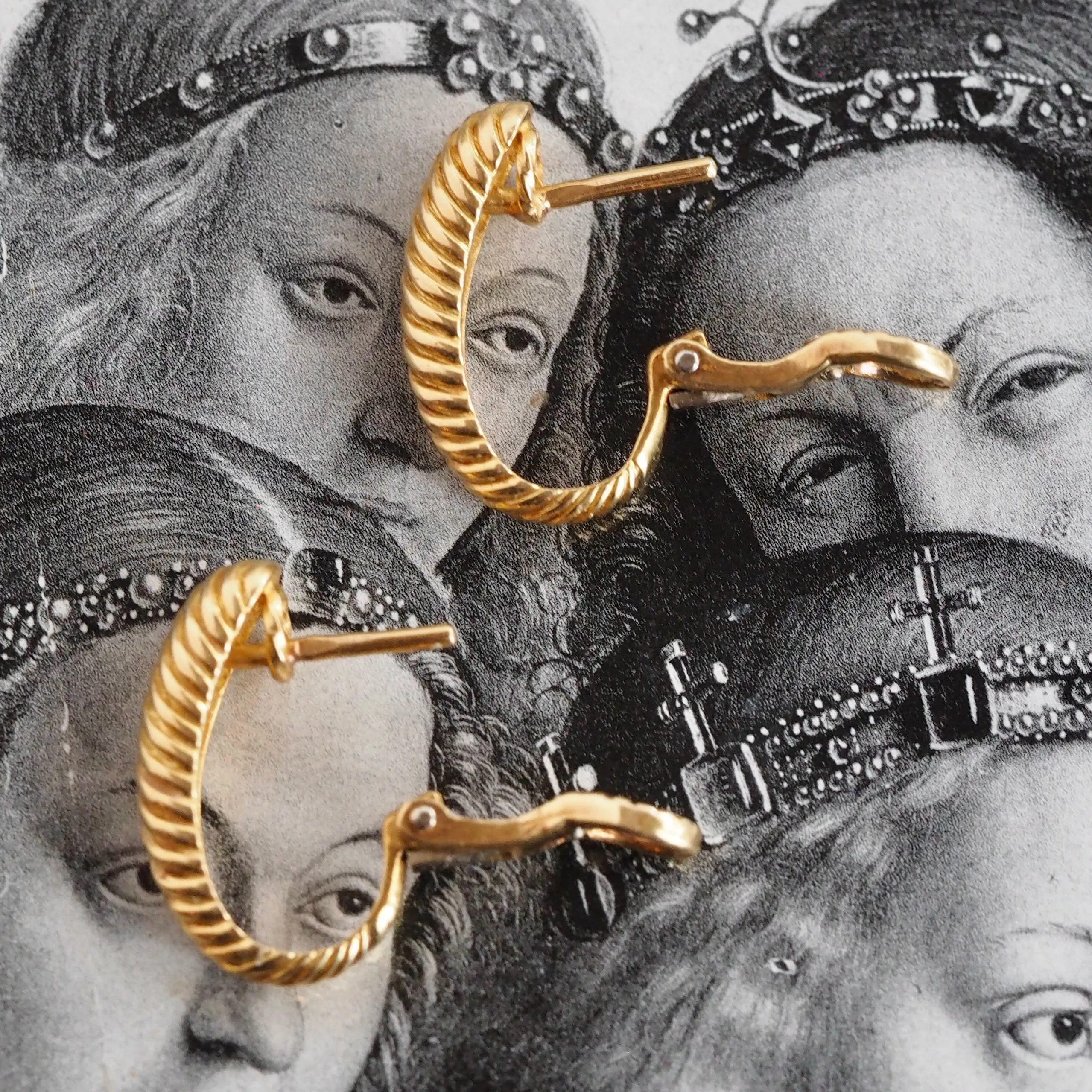 Vintage Portuguese 19k Gold Hinged Huggie Hoops